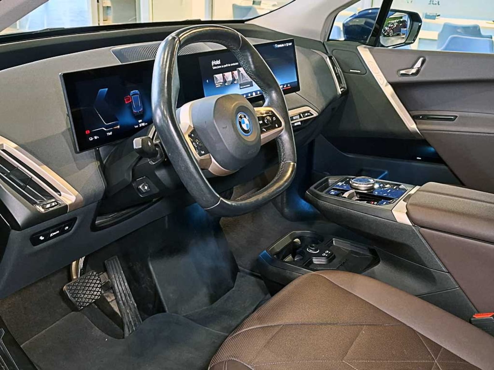 BMW IX 0.0 XDRIVE40 SUITE AT 4X4 ELECTRICO 2023 - Imagen 14 de 20
