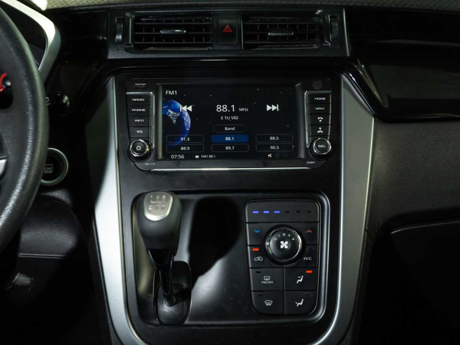 MAHINDRA KUV 100 MT DELUXE 2022 - Imagen 13 de 13