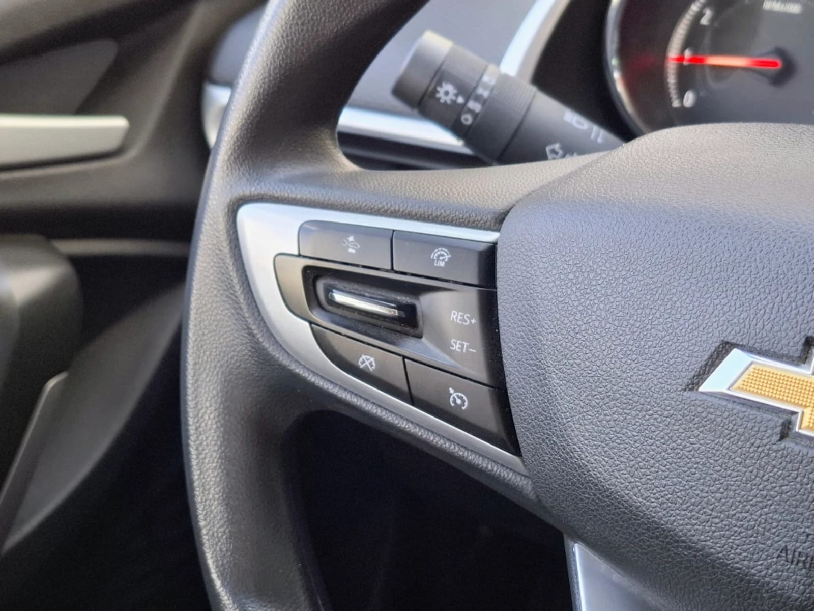 CHEVROLET TRACKER 1.2T LTZ R 4X2 AT 5P 2025 - Imagen 13 de 20