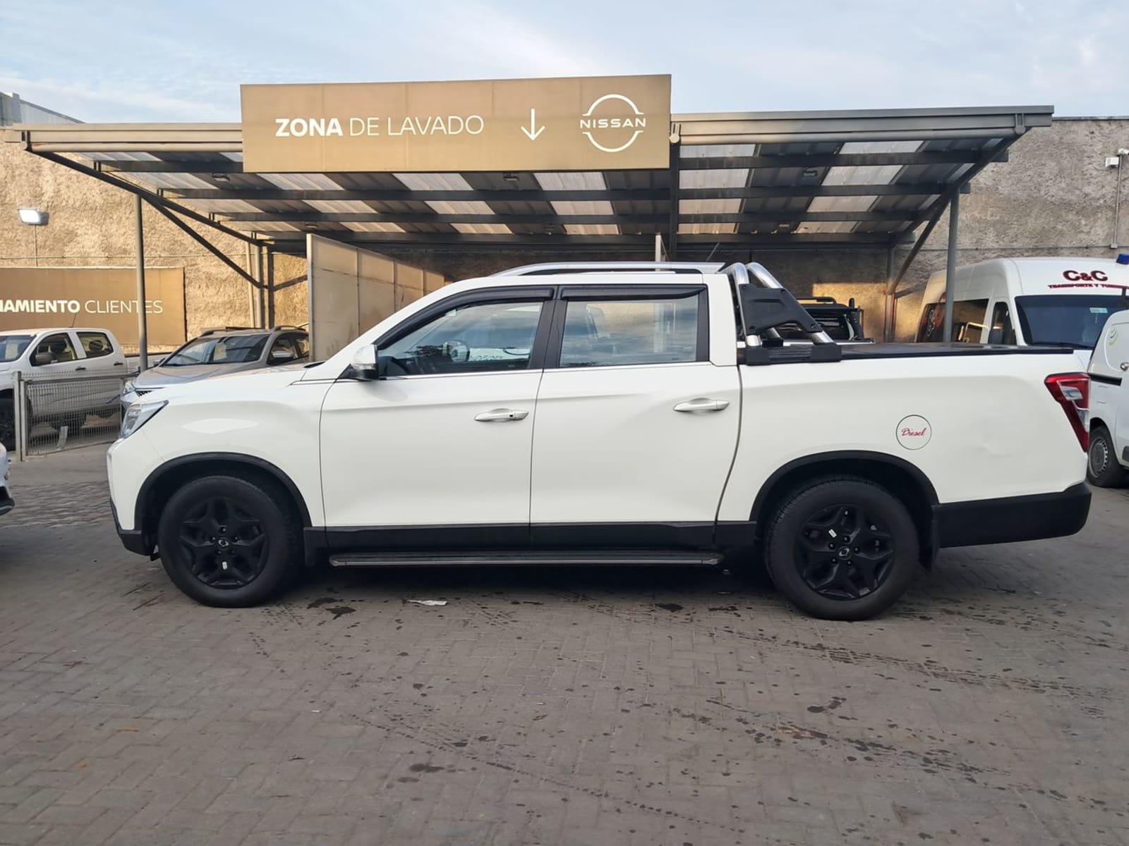 Ssangyong Musso 2.2 Grand Limited Plus Td Diesel 4wd At6 4p 2023 - Imagen 4 de 8