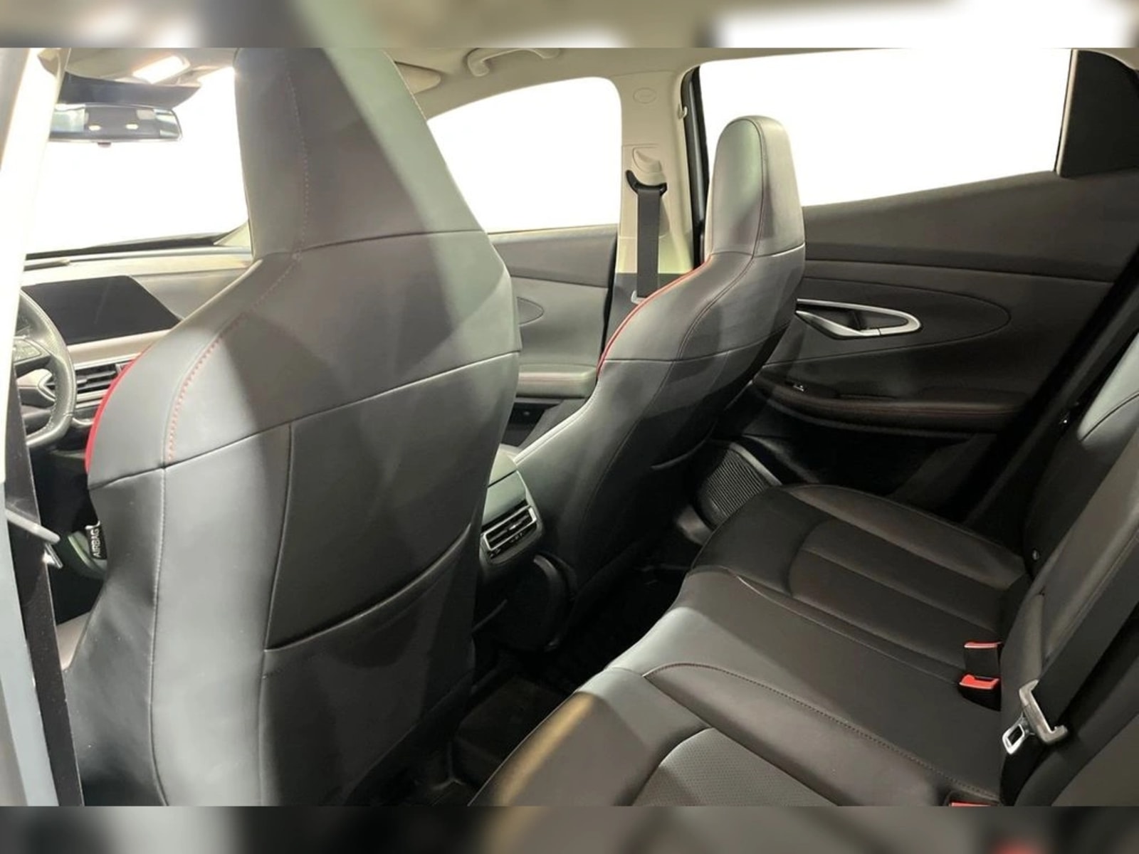 CHANGAN UNI-T 1.5 ELITE AT 2024 - Imagen 16 de 18