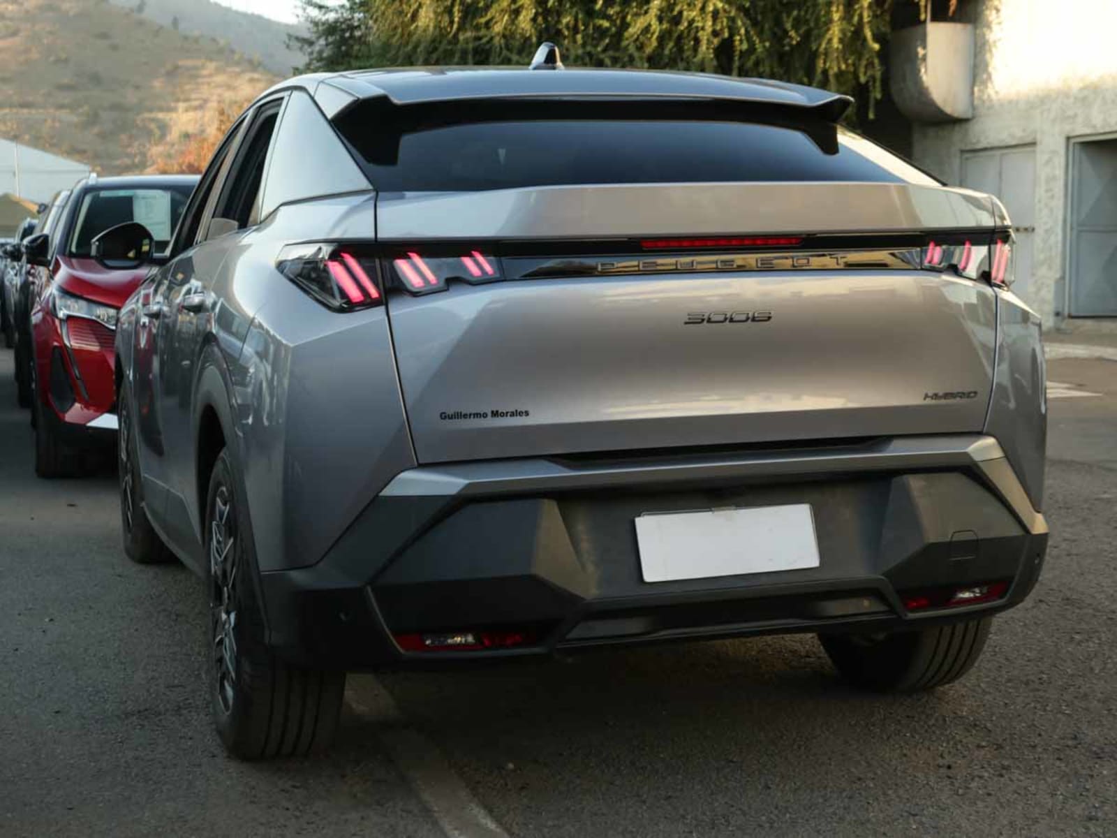 PEUGEOT NEW 3008 ALLURE HYBRID 136HP AT 2025 - Imagen 4 de 13