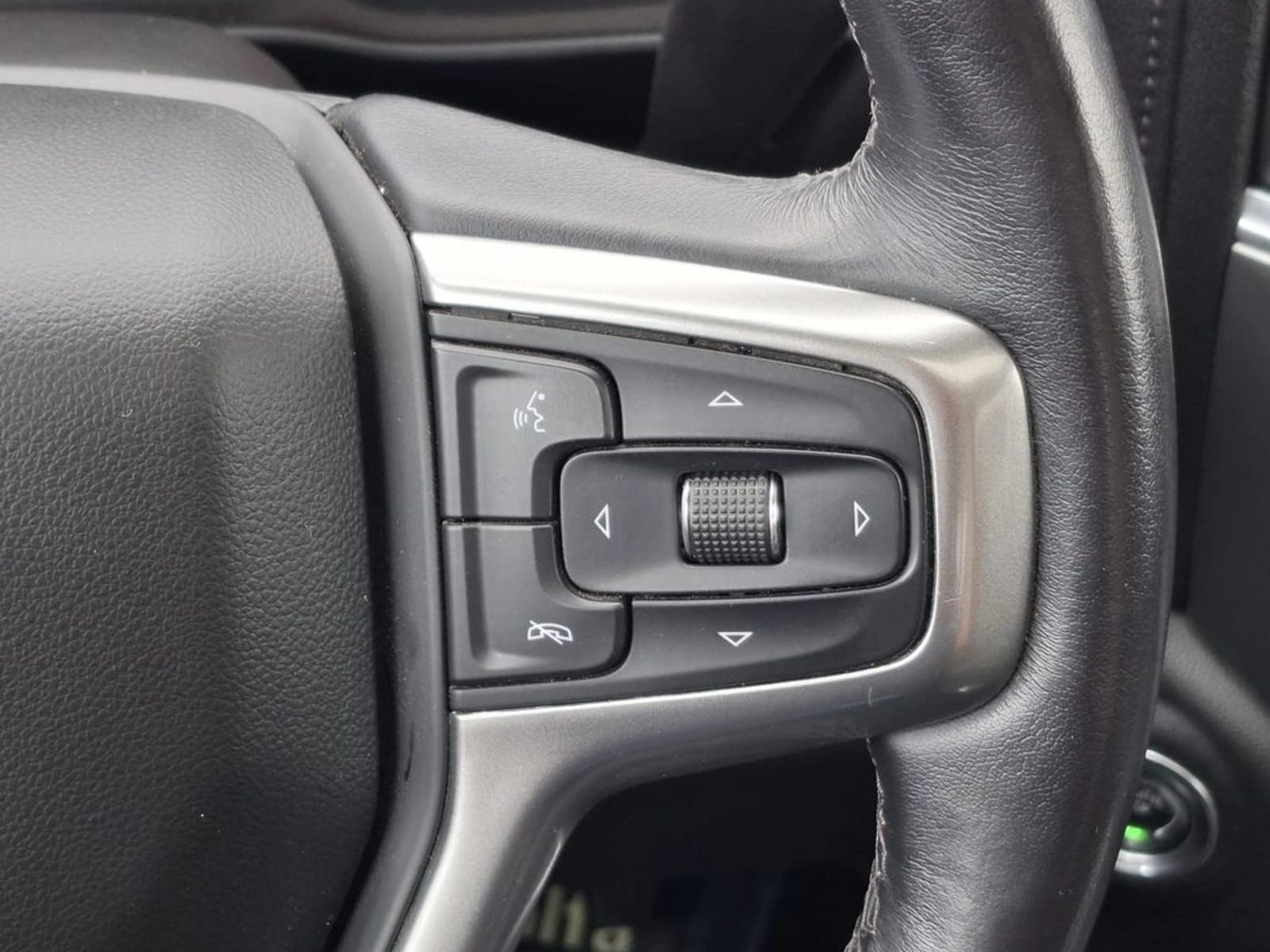 CHEVROLET SILVERADO DCAB 4X4 SOHC 5.3 AUT 2022 - Imagen 15 de 20