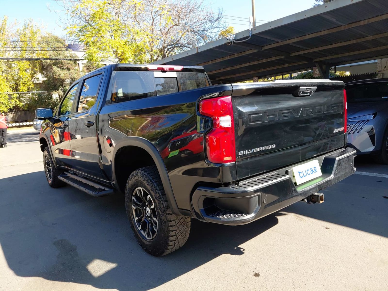 Chevrolet Silverado 6.2 Zr2 4x4 At 4p 2023 - Imagen 5 de 8