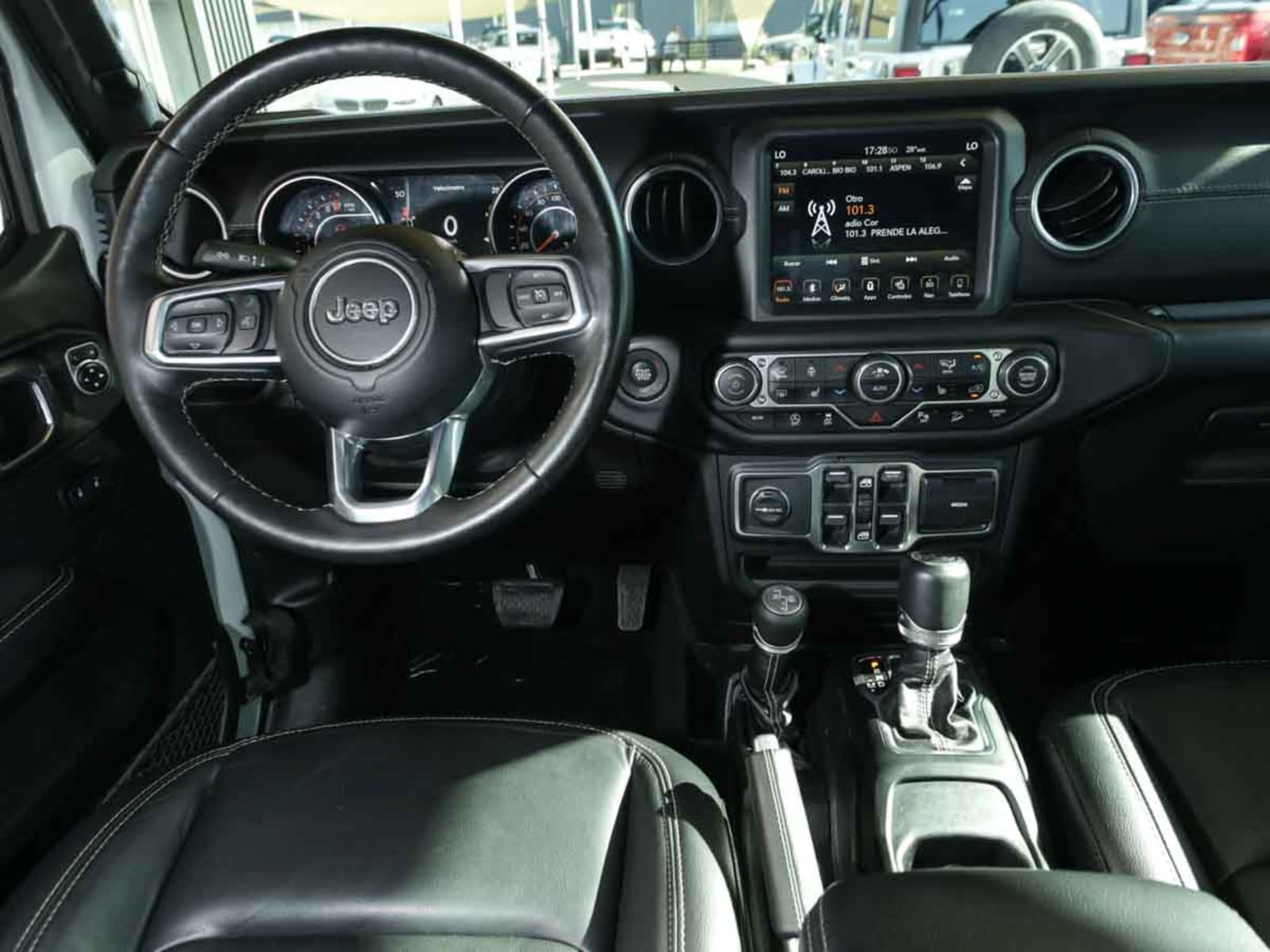 JEEP WRANGLER SAHARA UNLIMITED 3.6 AUT E6 2019 - Imagen 12 de 13