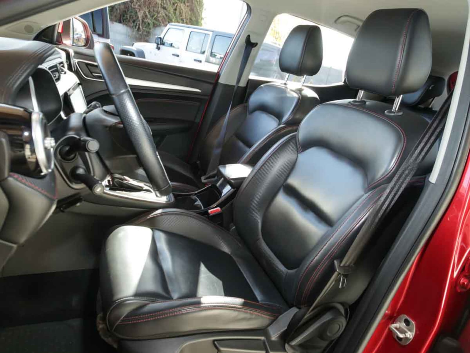 MG MG ZX 1.5 CVT DLX 2022 - Imagen 10 de 13