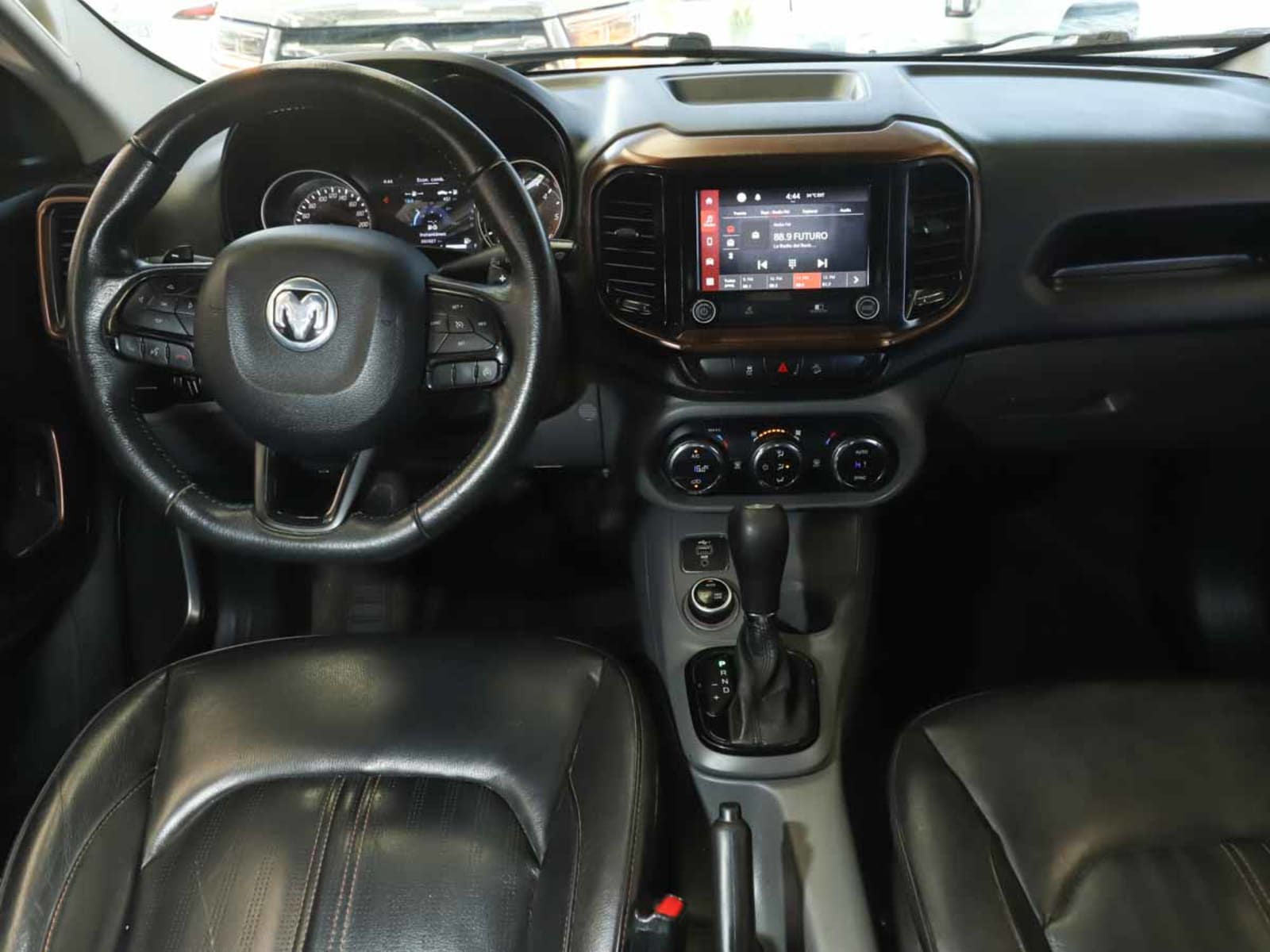 RAM 1000 LARAMIE 2.0 4X4 AT 2021 - Imagen 13 de 20