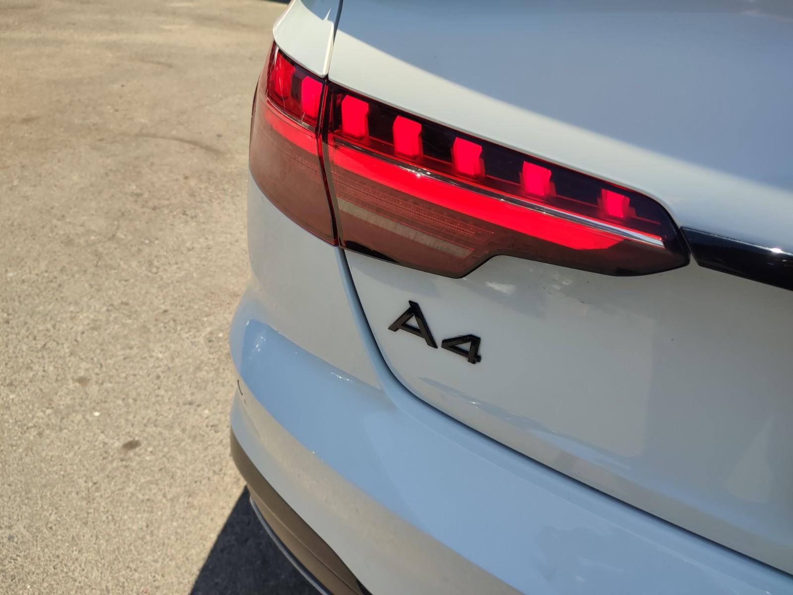 AUDI A4 35 TFSI 2.0 DARK EDITION 2024 - Imagen 8 de 16