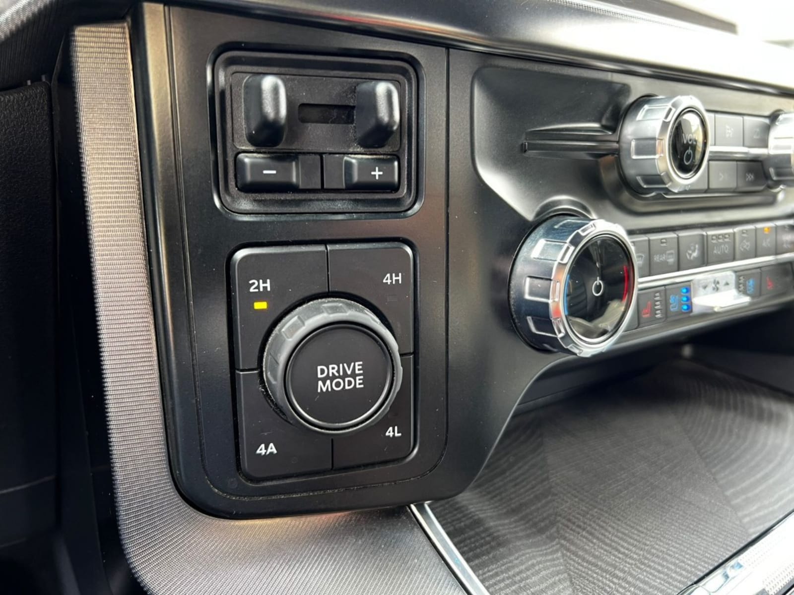 FORD F-150 PLATINUM 3.5 ECOBOOST 2023 - Imagen 13 de 20