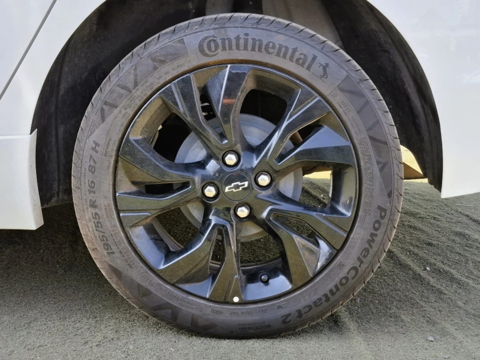 CHEVROLET ONIX 1.0T RS R 4X2 HB MT 5P 2024 - Imagen 8 de 20