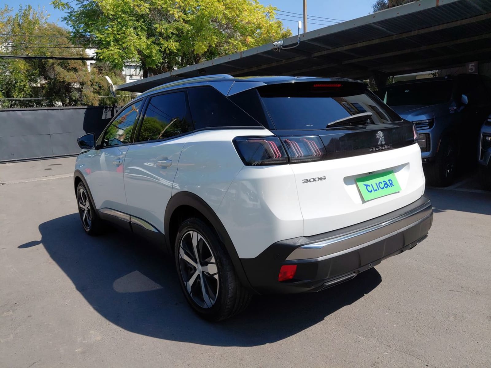 Peugeot 3008 1.5 Allure Pack Bluehdi 130 4x2 Eat8 5p 2024 - Imagen 5 de 8