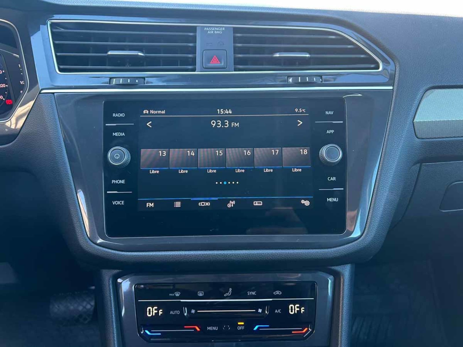VOLKSWAGEN TIGUAN COMFORTLINE AUT 2025 - Imagen 13 de 16