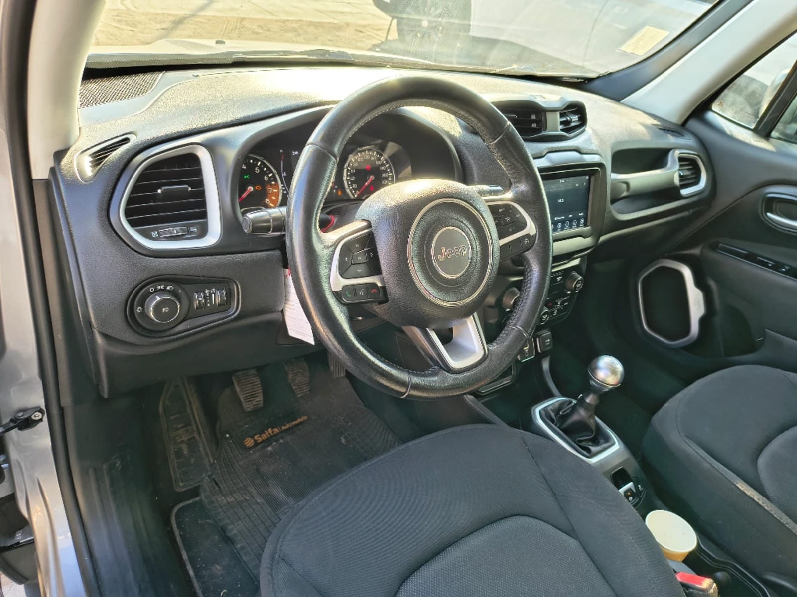 JEEP RENEGADE 1.8 SPORT 4X2 MT 5P 2022 - Imagen 16 de 20