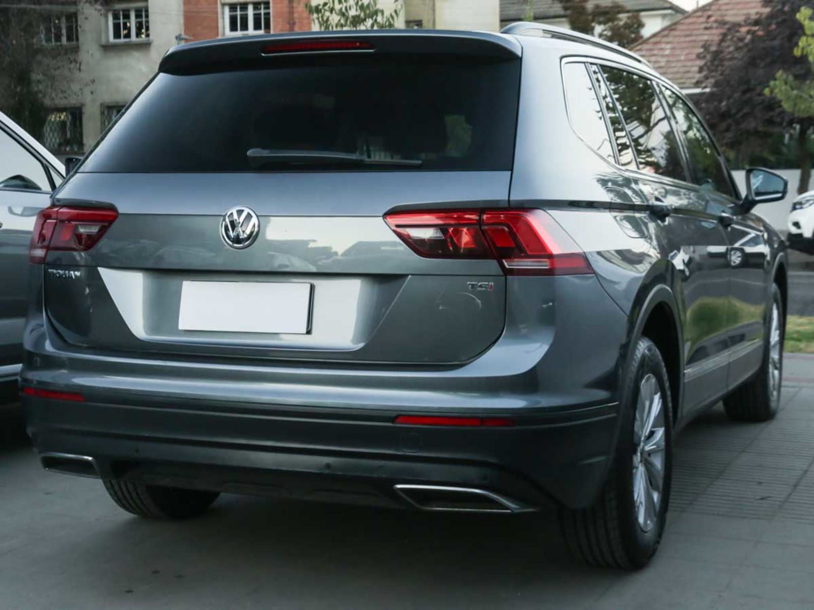 VOLKSWAGEN TIGUAN FULL 2018 - Imagen 6 de 13