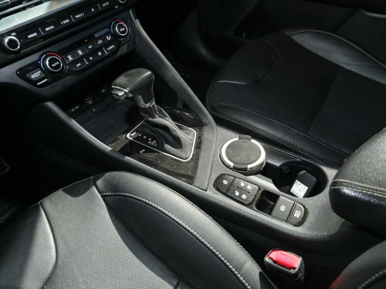 KIA MOTORS NIRO 1.6 AT 2022 - Imagen 9 de 14