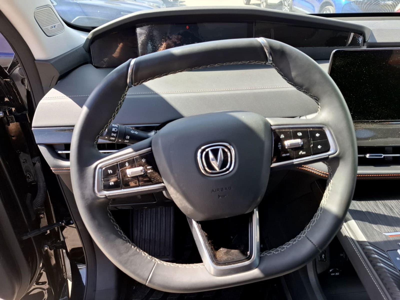 CHANGAN UNI-K 2.0 T LUXURY AT 2026 - Imagen 9 de 18