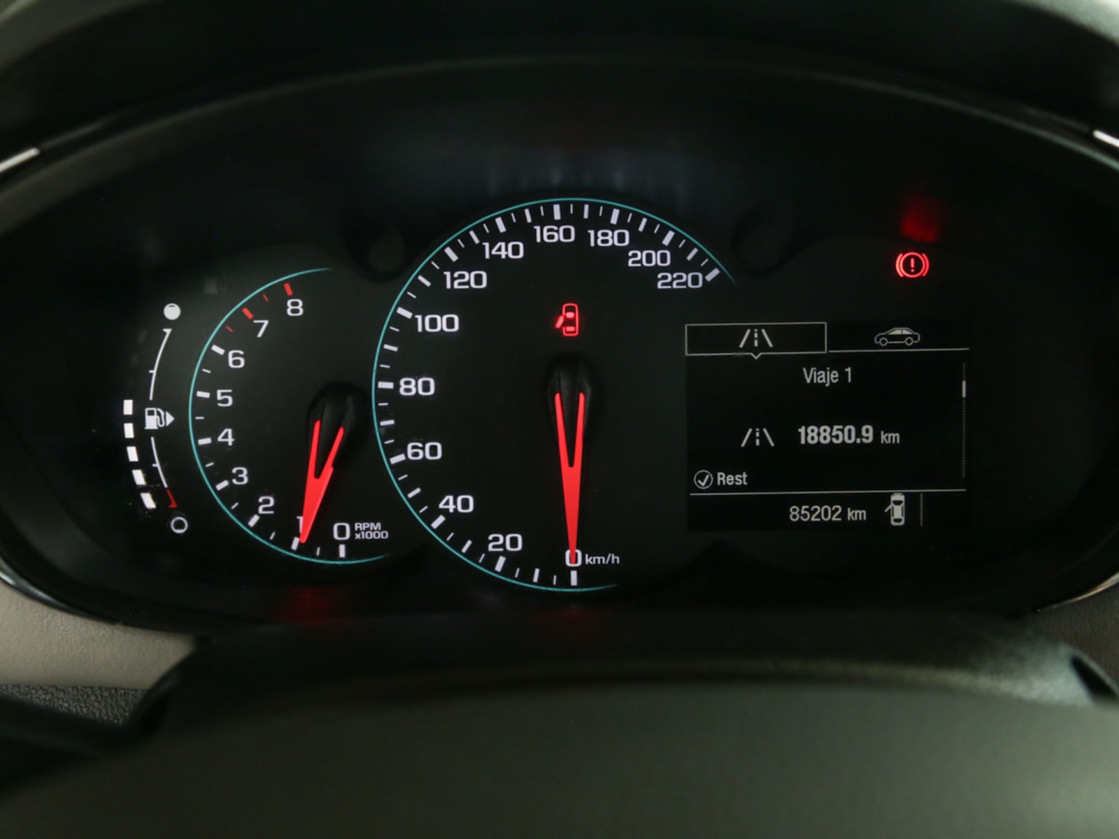 CHEVROLET TRACKER LT 1.8 2018 - Imagen 7 de 13