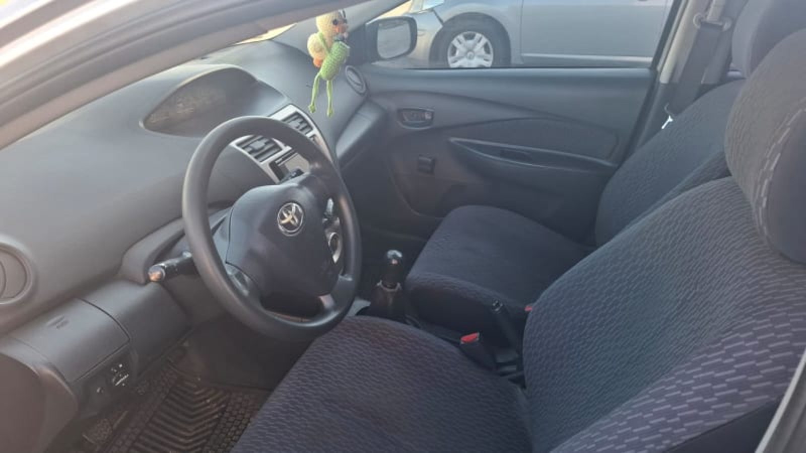 Toyota Yaris 2011 - Imagen 6 de 8