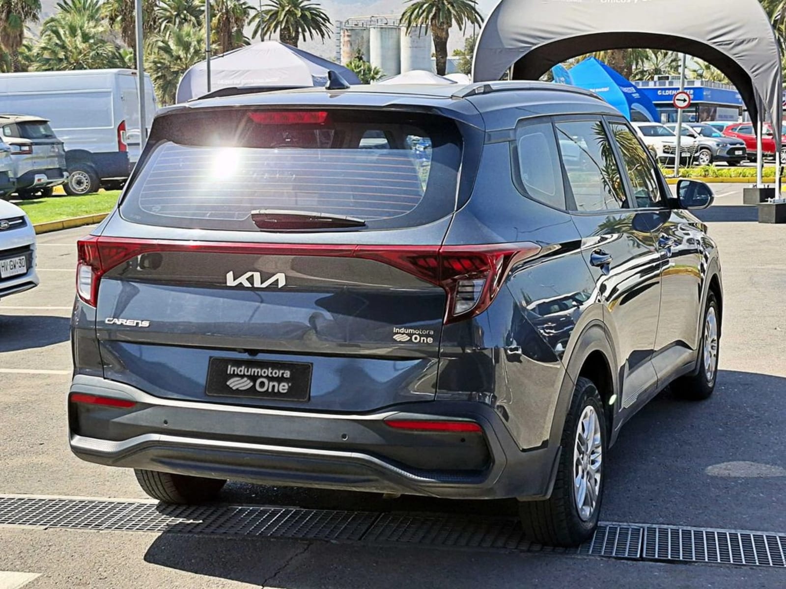 KIA CARENS LX 1.5 2023 - Imagen 4 de 16