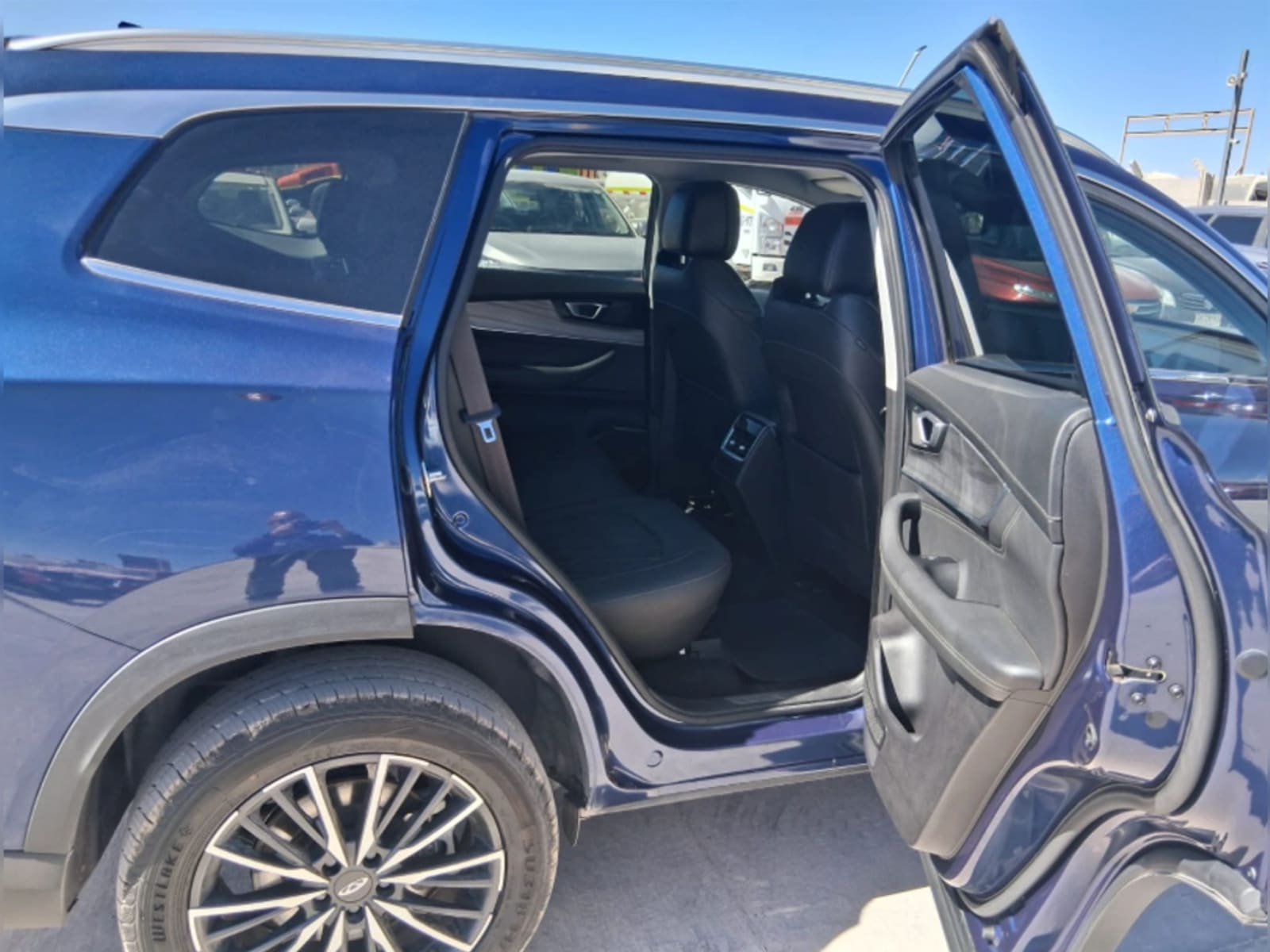 CHERY TIGGO 8 PRO 2.0 TGDI GLX PRO MAX AWD AT 5P 2024 - Imagen 11 de 14