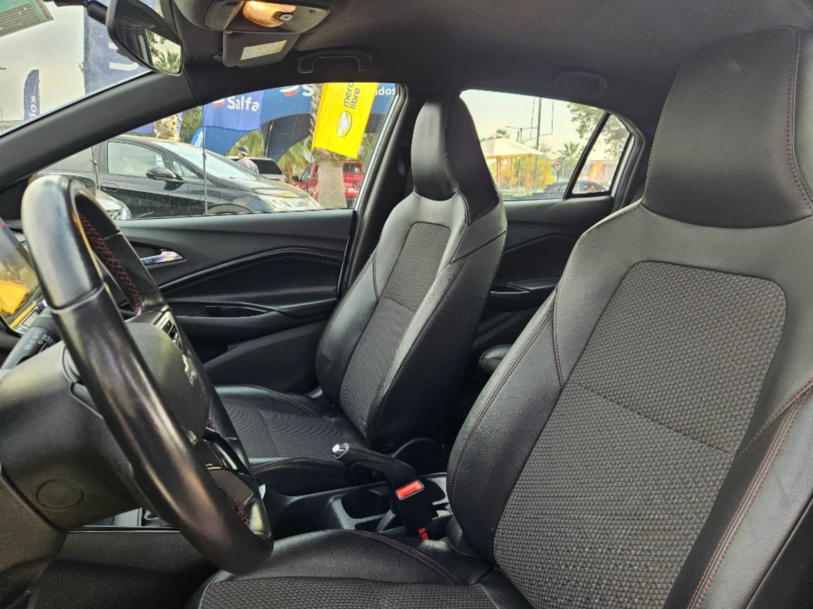 CHEVROLET ONIX 1.0T RS R 4X2 HB MT 5P 2024 - Imagen 12 de 20