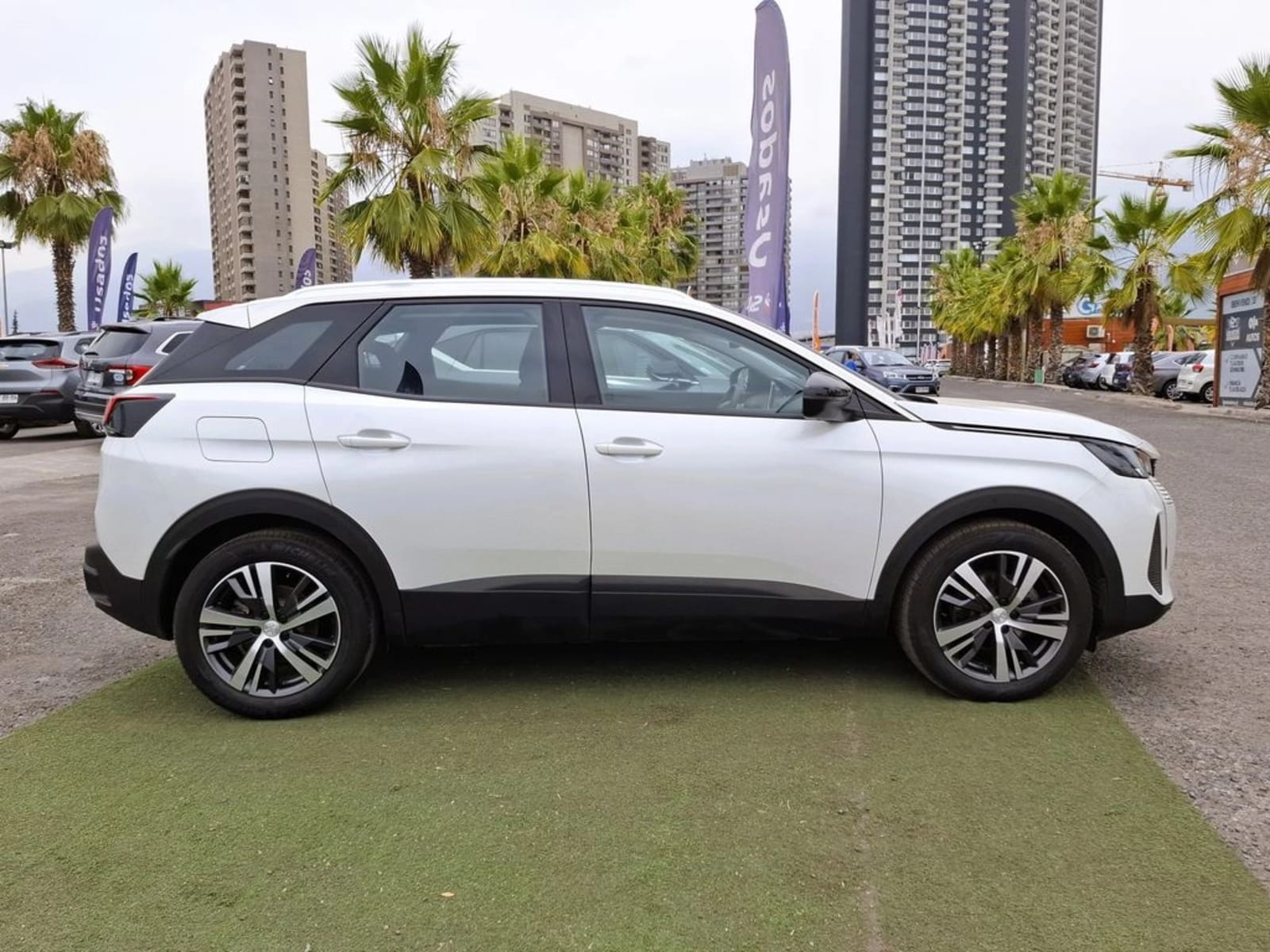 PEUGEOT 3008 1.5 ACTIVE PACK BLUEHDI 130 4X2 MT6 5P 2023 - Imagen 4 de 20