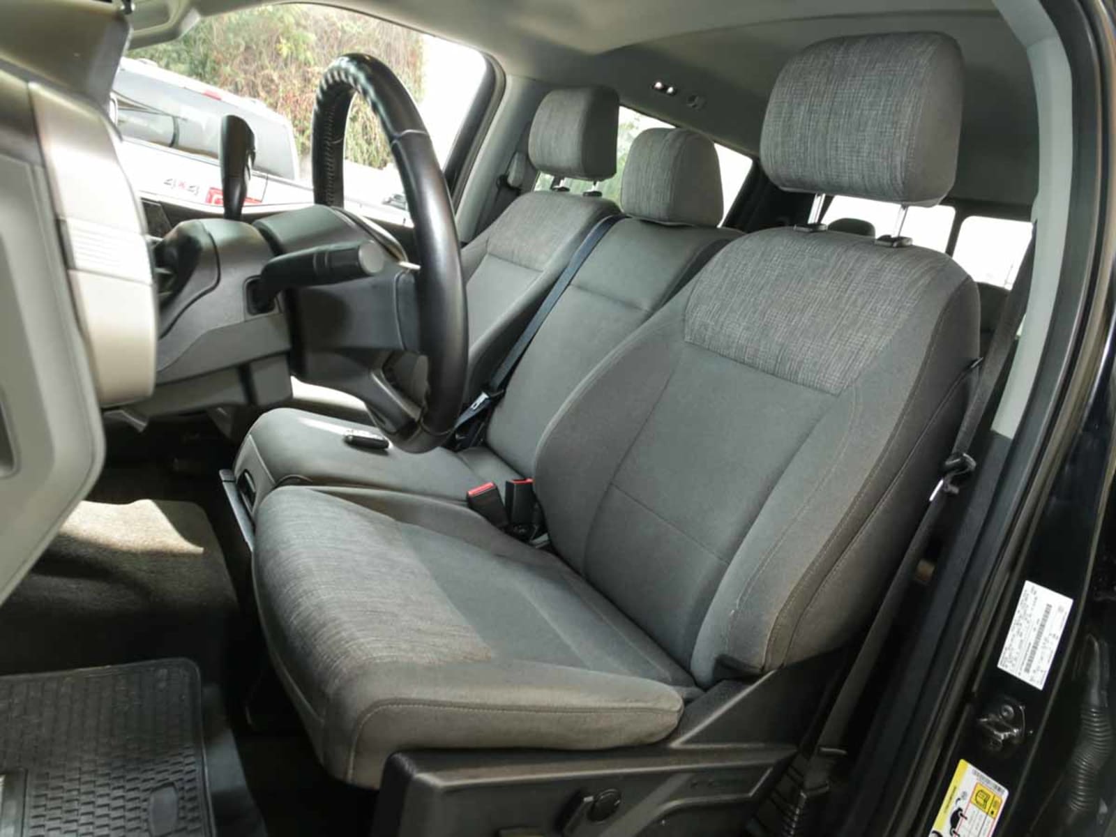 FORD F150 XLT 4X4 5.0 AUT 2023 - Imagen 13 de 16