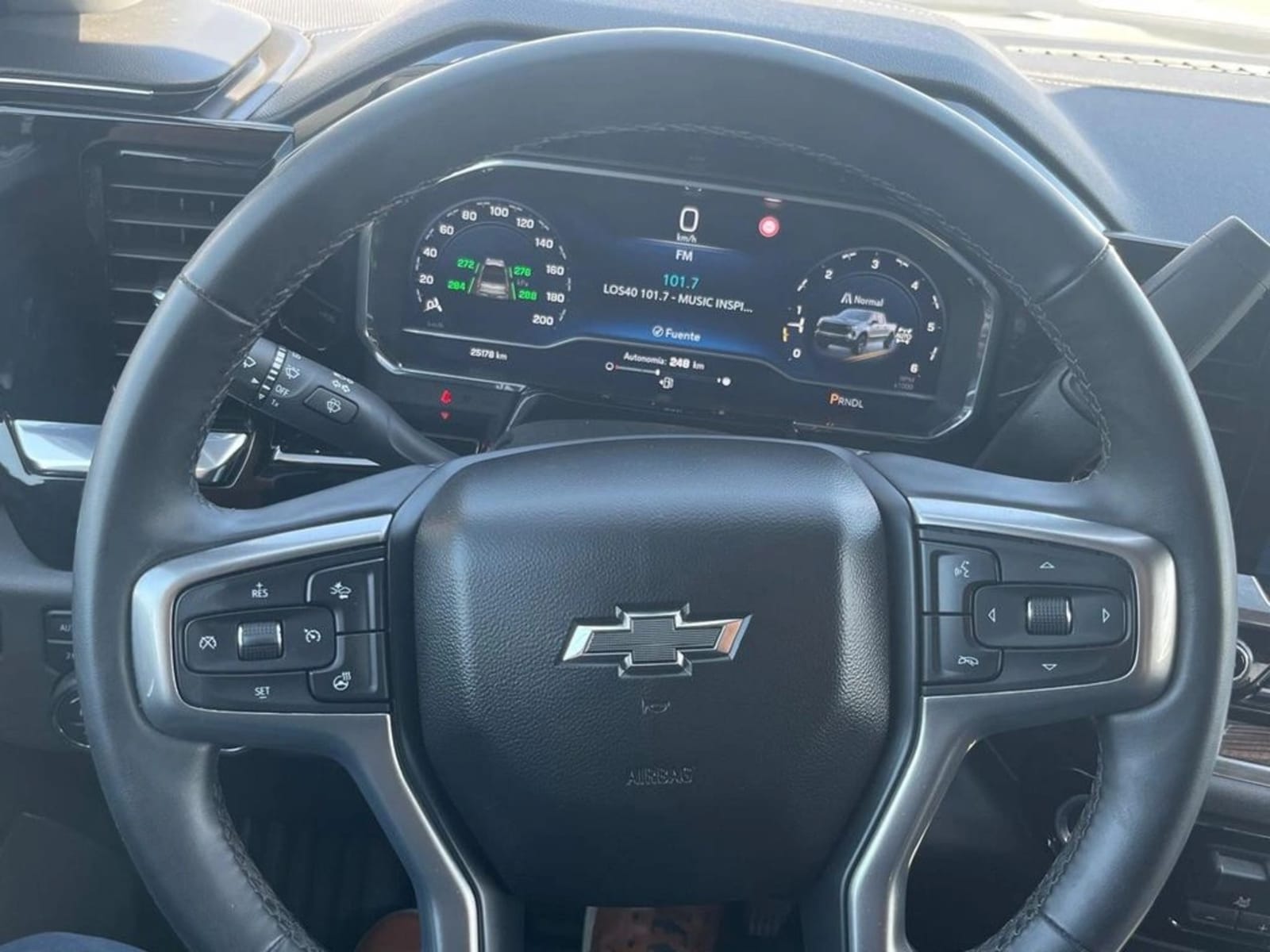 CHEVROLET SILVERADO SILVERADO CC DCAB 4X4 5.3 AUT 2023 - Imagen 20 de 20
