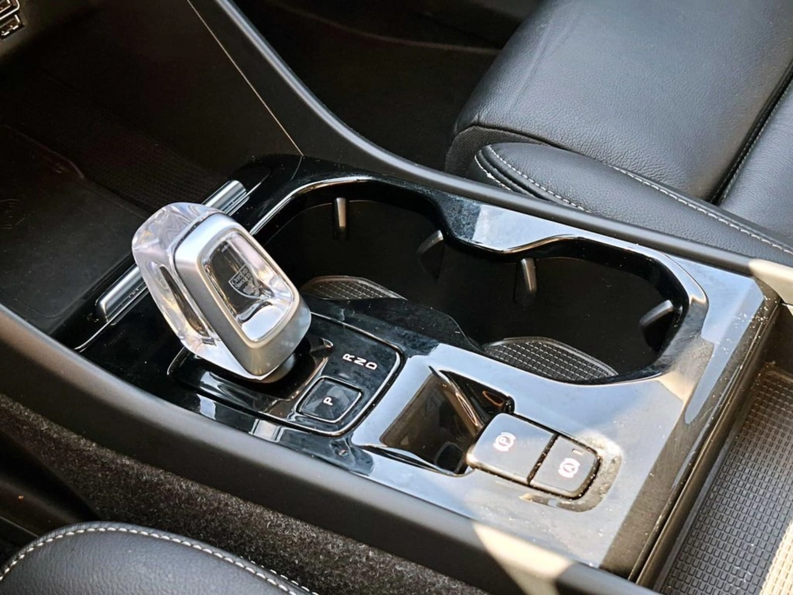 VOLVO XC40 T5 HYBRID R DESIGN 1.5 AT 2023 - Imagen 17 de 17