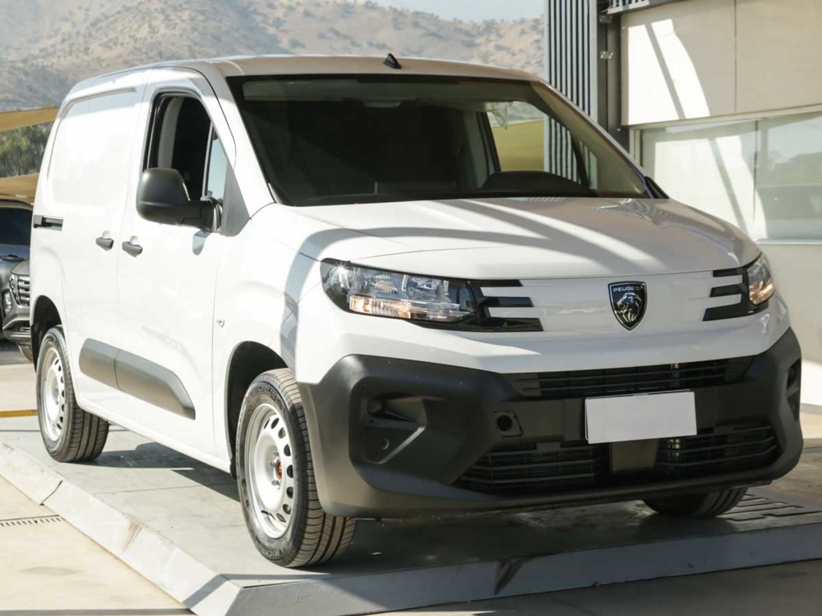 PEUGEOT PARTNER MCA L1 DIESEL 100HP MT 2026 - Imagen 3 de 13