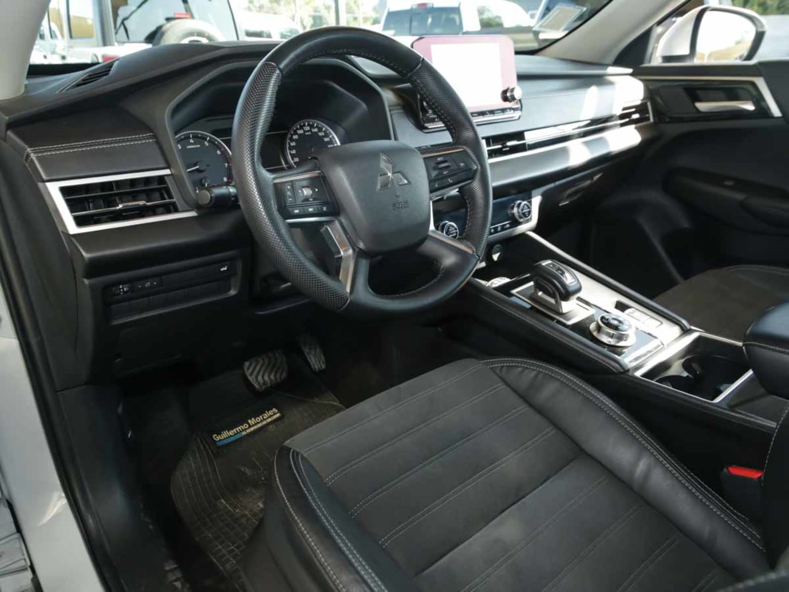 MITSUBISHI NEW OUTLANDER GLS 2023 - Imagen 8 de 16