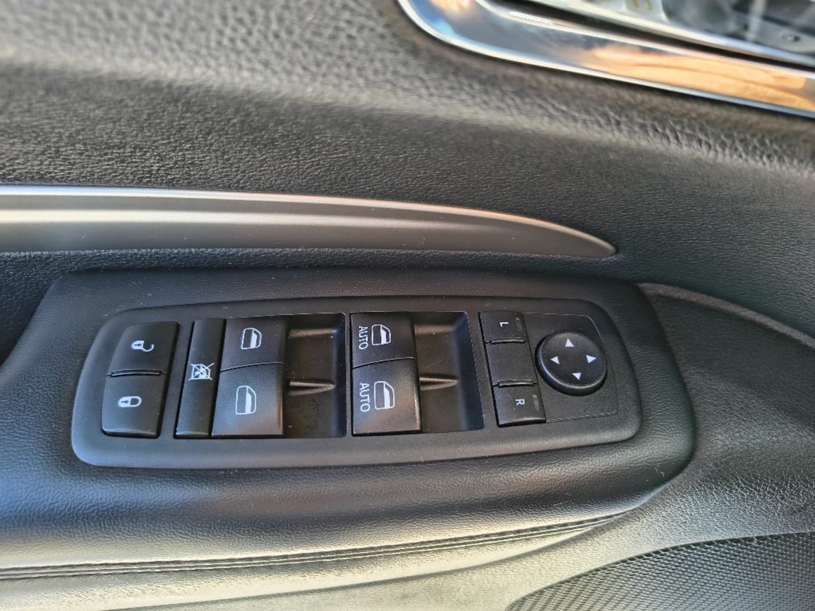 DODGE DURANGO 3.6 SXT 4X4 AT 5P 2019 - Imagen 15 de 20