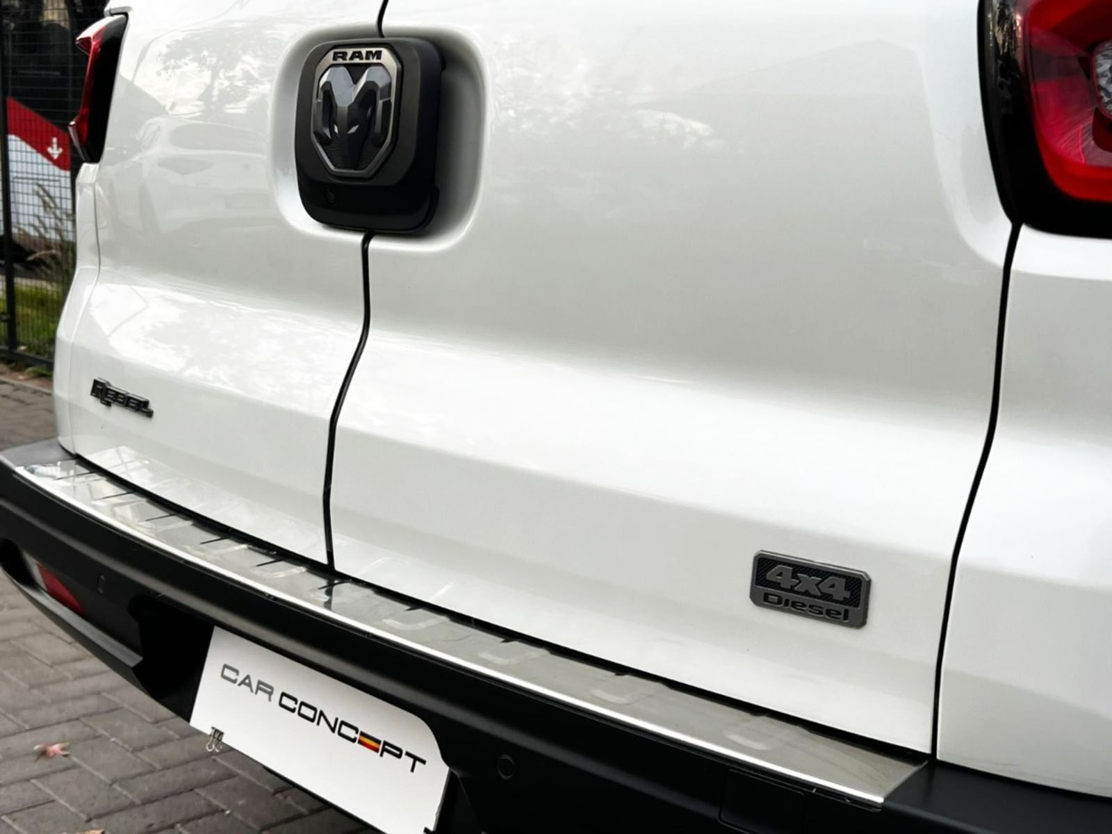 RAM 1000 REBEL 4X4 2.0 DIESEL AT 2023 - Imagen 7 de 20