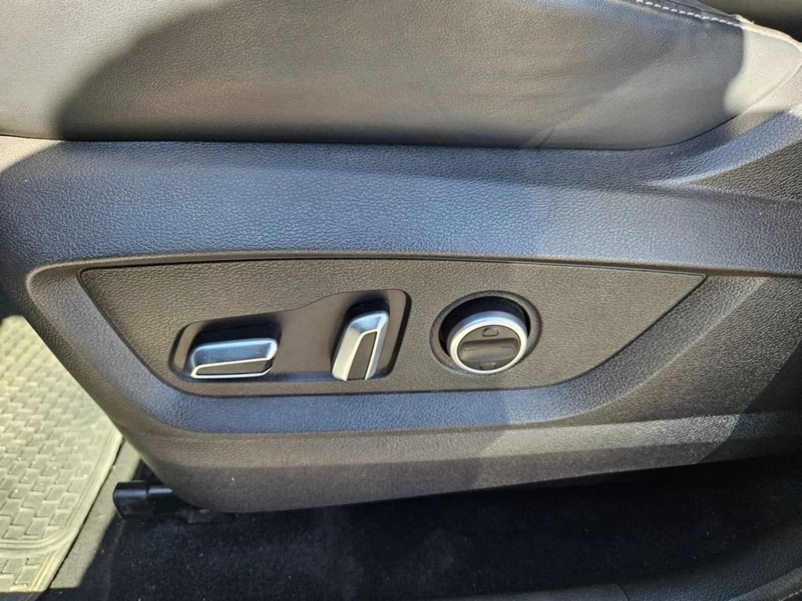 CHERY TIGGO 8 PRO 2.0 TGDI GLX PRO MAX AWD AT 5P 2024 - Imagen 13 de 20