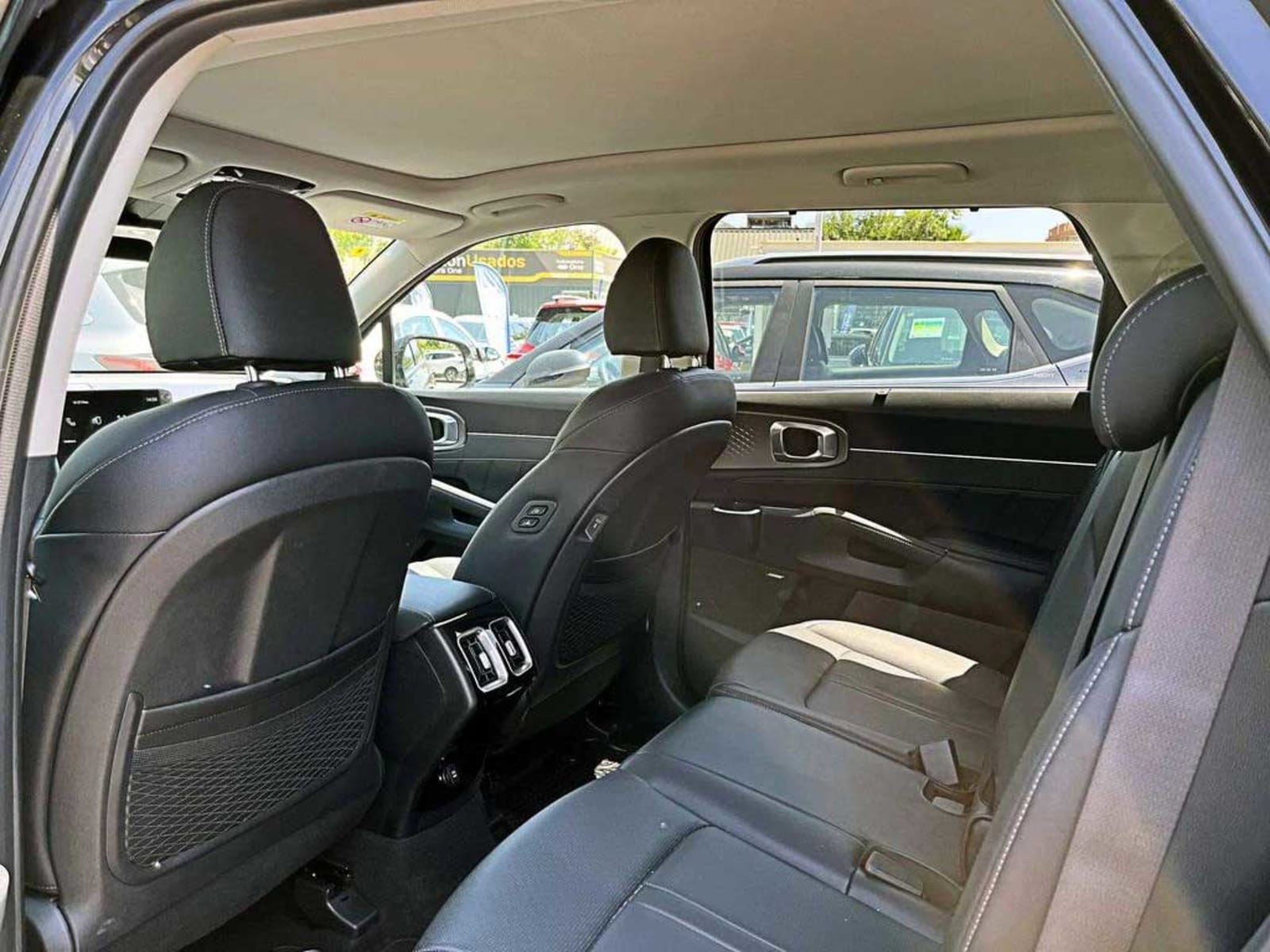 KIA SORENTO 3.5 AWD AT 5P 2025 - Imagen 9 de 15