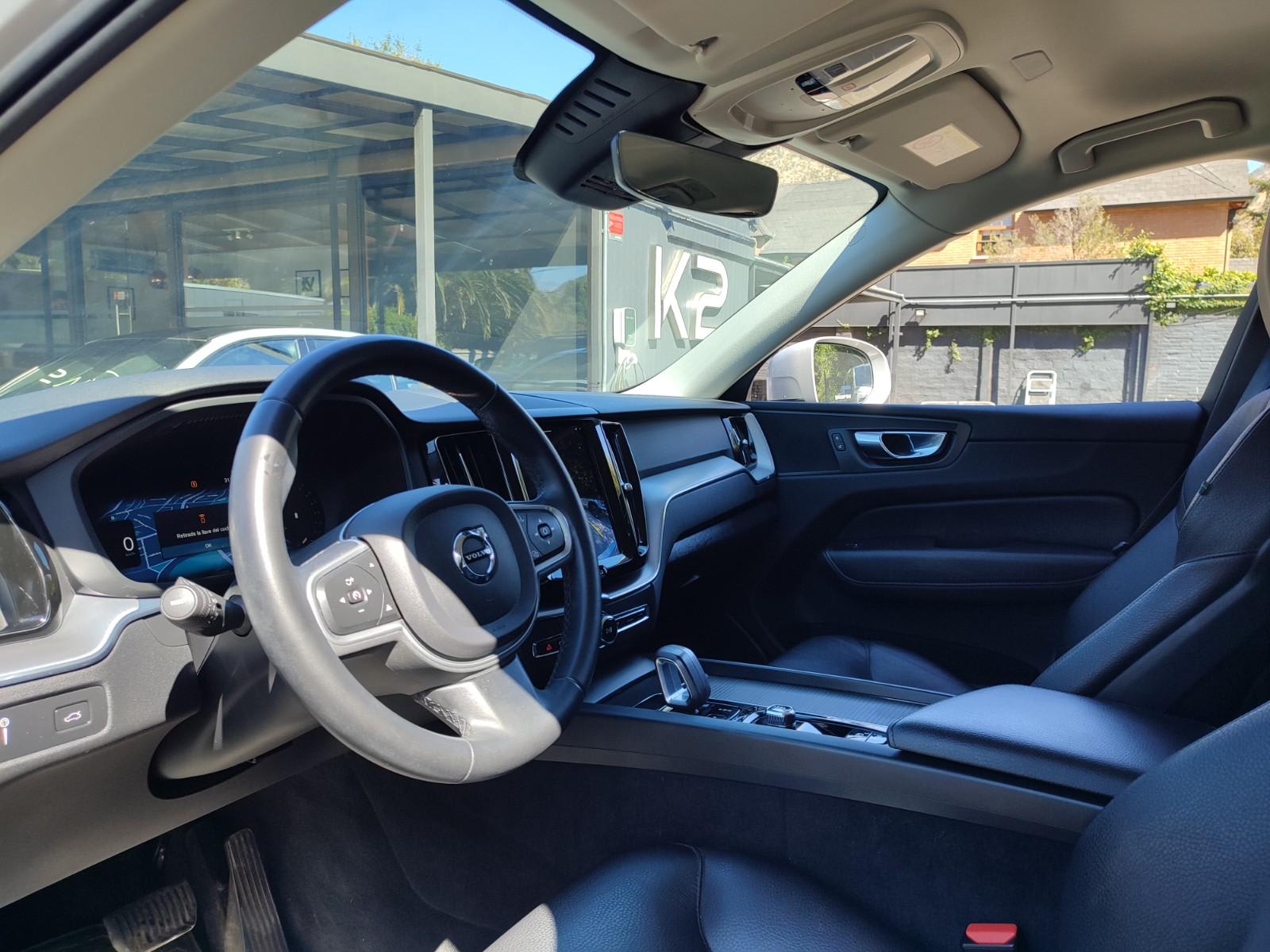 VOLVO XC60 B5 II MOMENTUM 4WD 2022 - Imagen 9 de 16