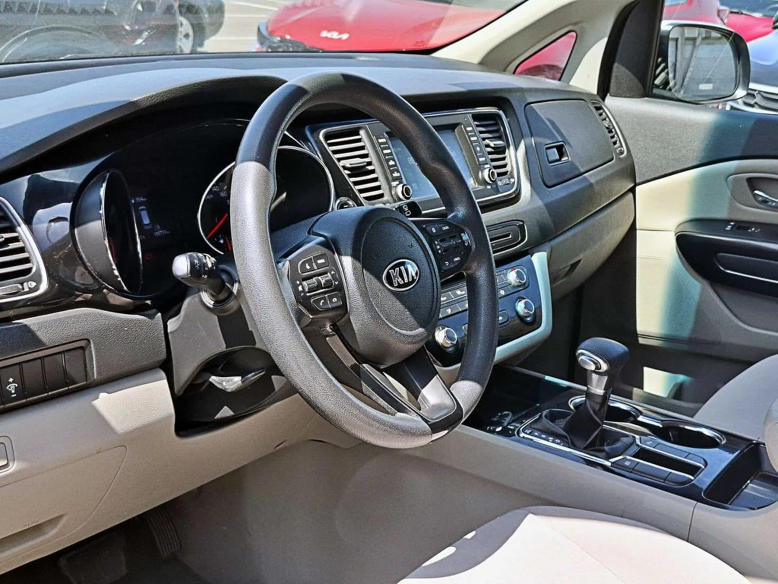 KIA CARNIVAL 3.3 EX 4X2 2020 - Imagen 8 de 19
