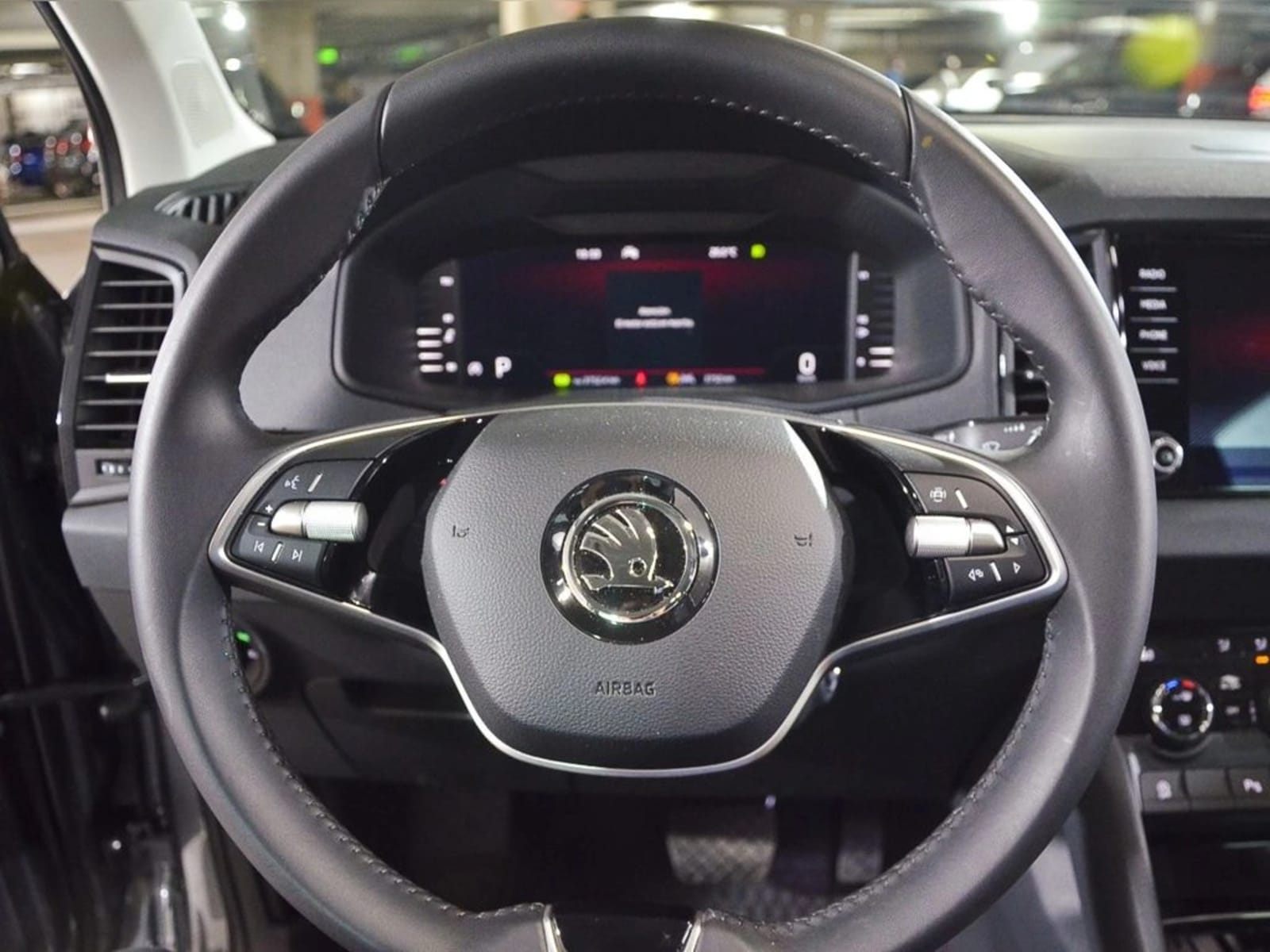 SKODA KAROQ 1.4 TSI AT - Selection 2025 - Imagen 13 de 14