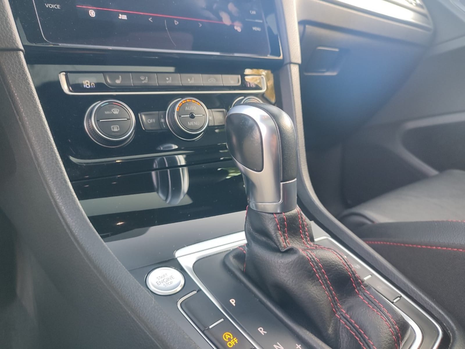 VOLKSWAGEN GOLF GTI 2.0 TSI DSG 2018 - Imagen 13 de 17