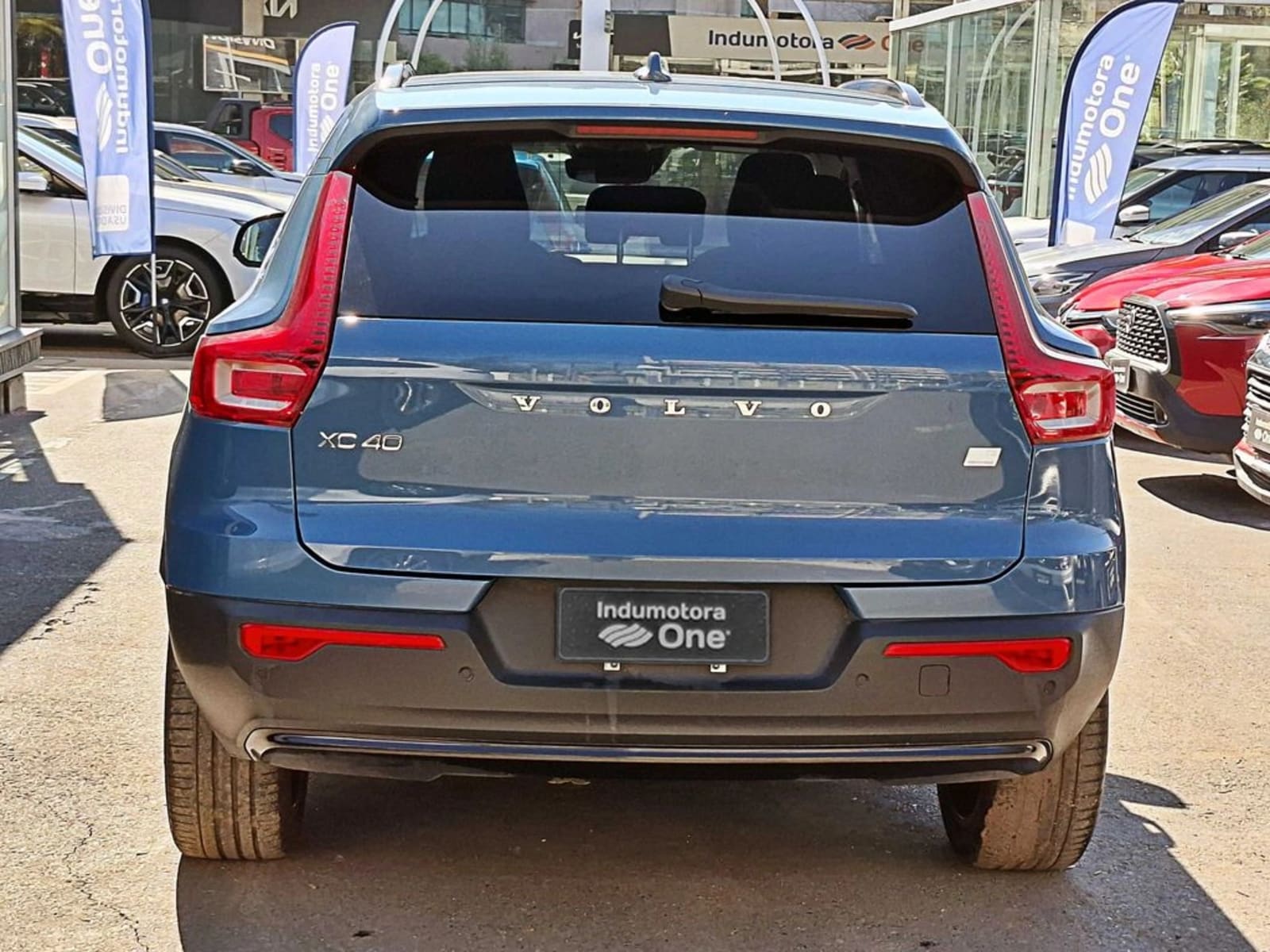 VOLVO XC40 T5 HYBRID R DESIGN 1.5 AT 2023 - Imagen 6 de 17