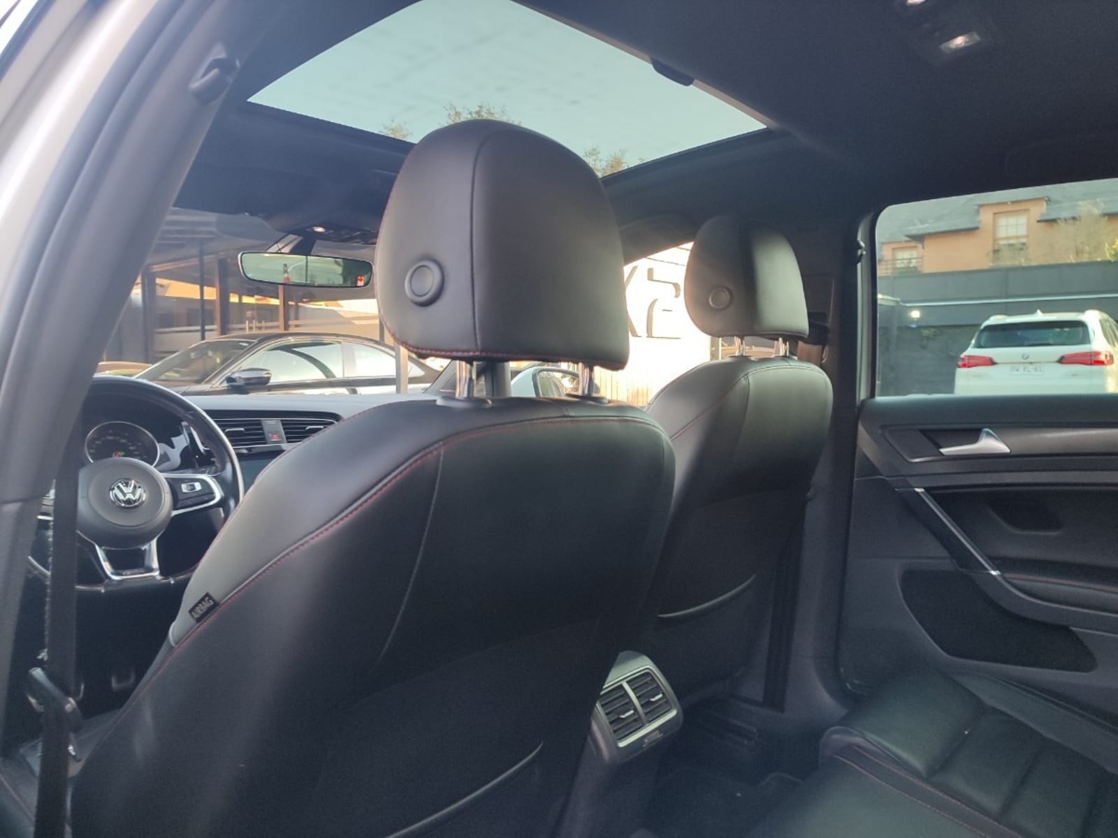 VOLKSWAGEN GOLF GTI 2.0 TSI DSG 2018 - Imagen 9 de 17
