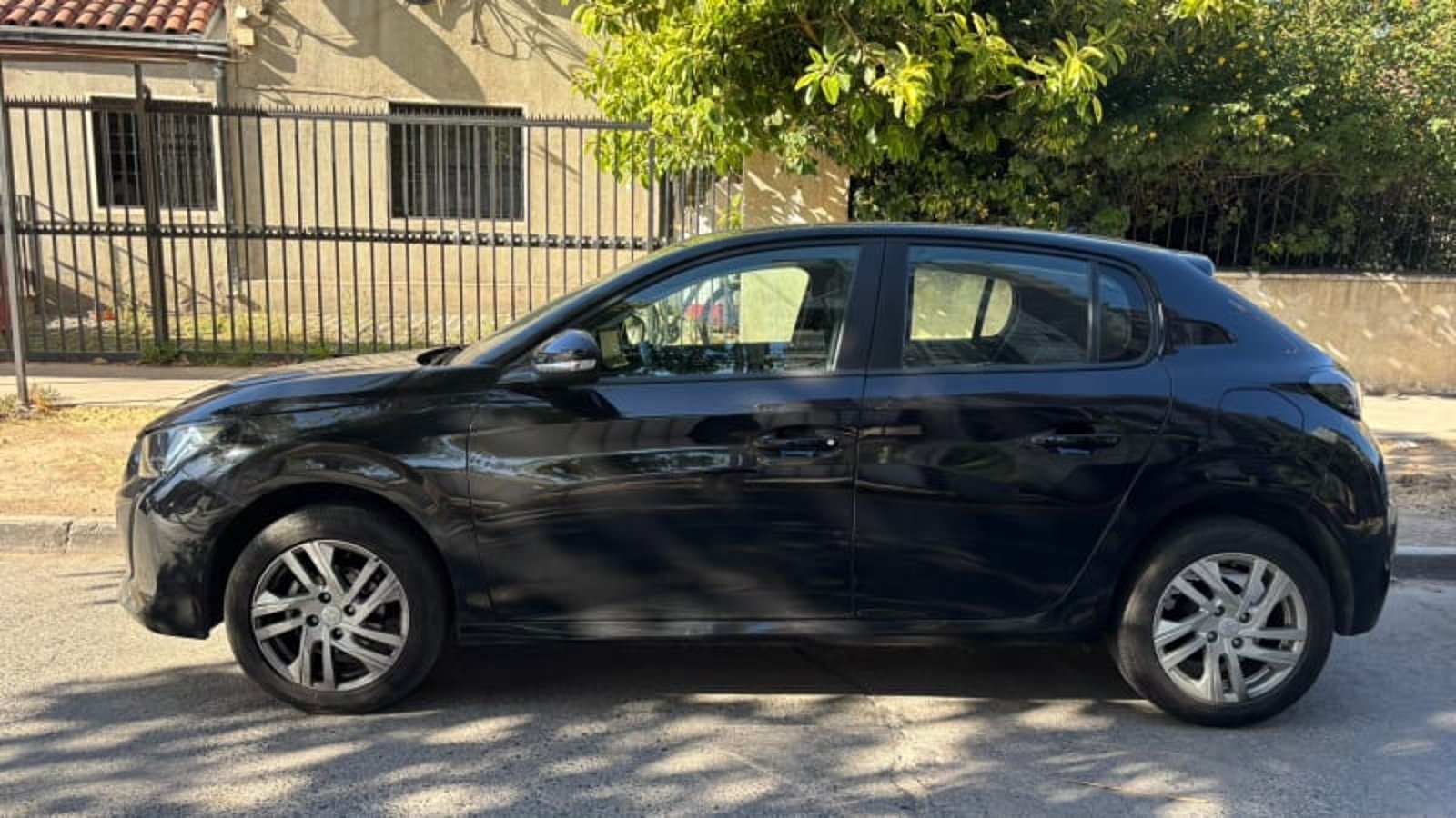 Peugeot 208 Style 2023 - Imagen 4 de 8