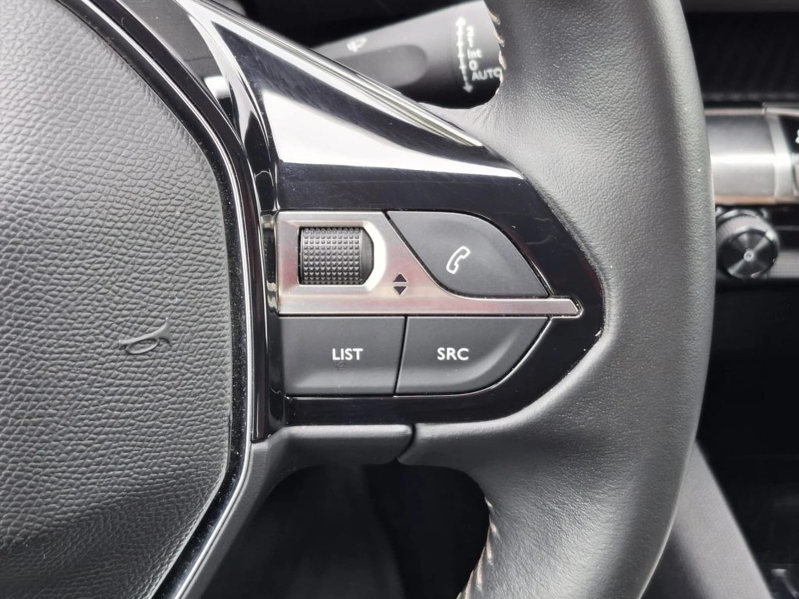 PEUGEOT 3008 1.5 ACTIVE PACK BLUEHDI 130 4X2 MT6 5P 2023 - Imagen 14 de 20
