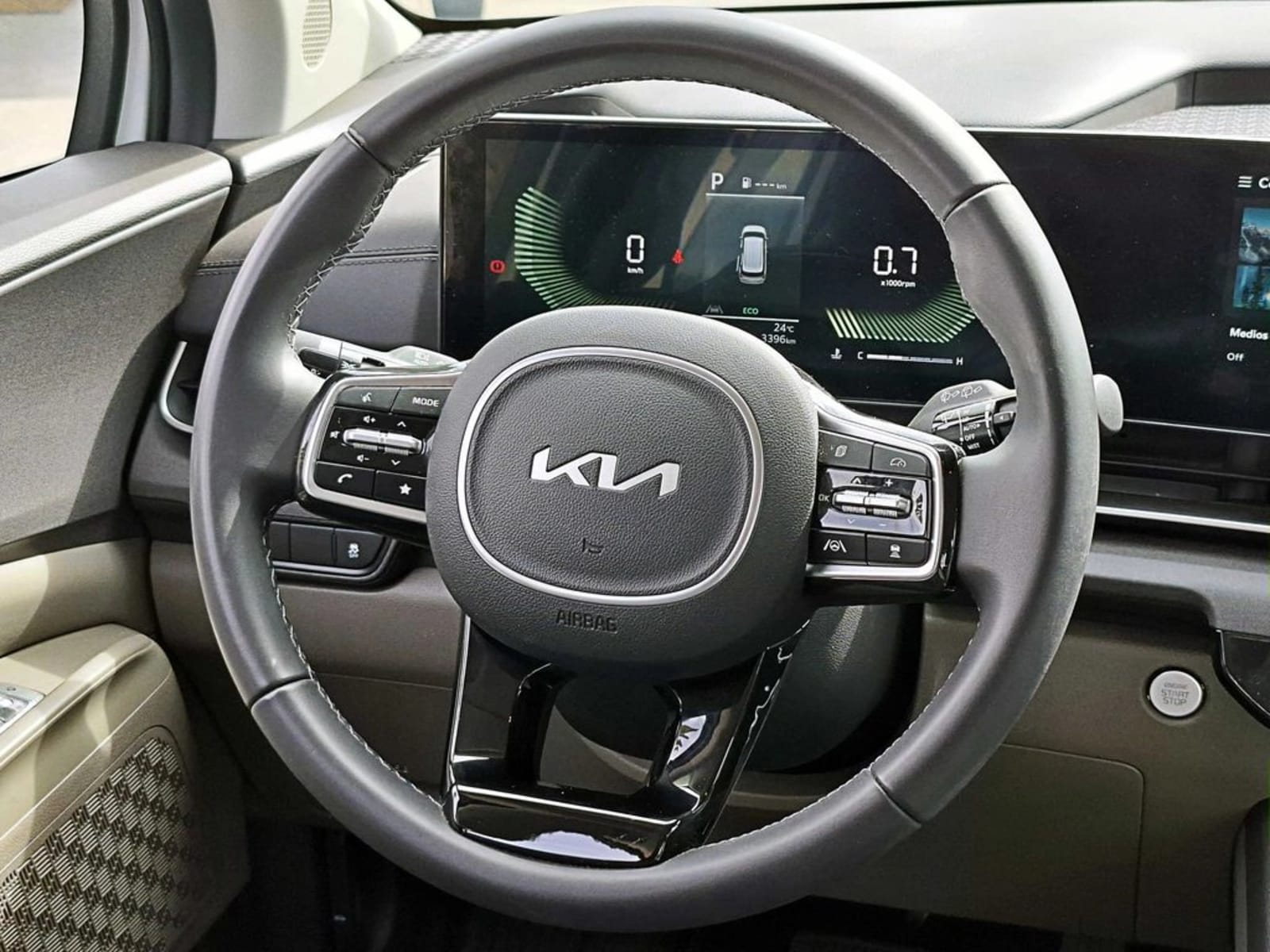 KIA CARNIVAL 2.2 EX LTD AT DIESEL 2025 - Imagen 15 de 20