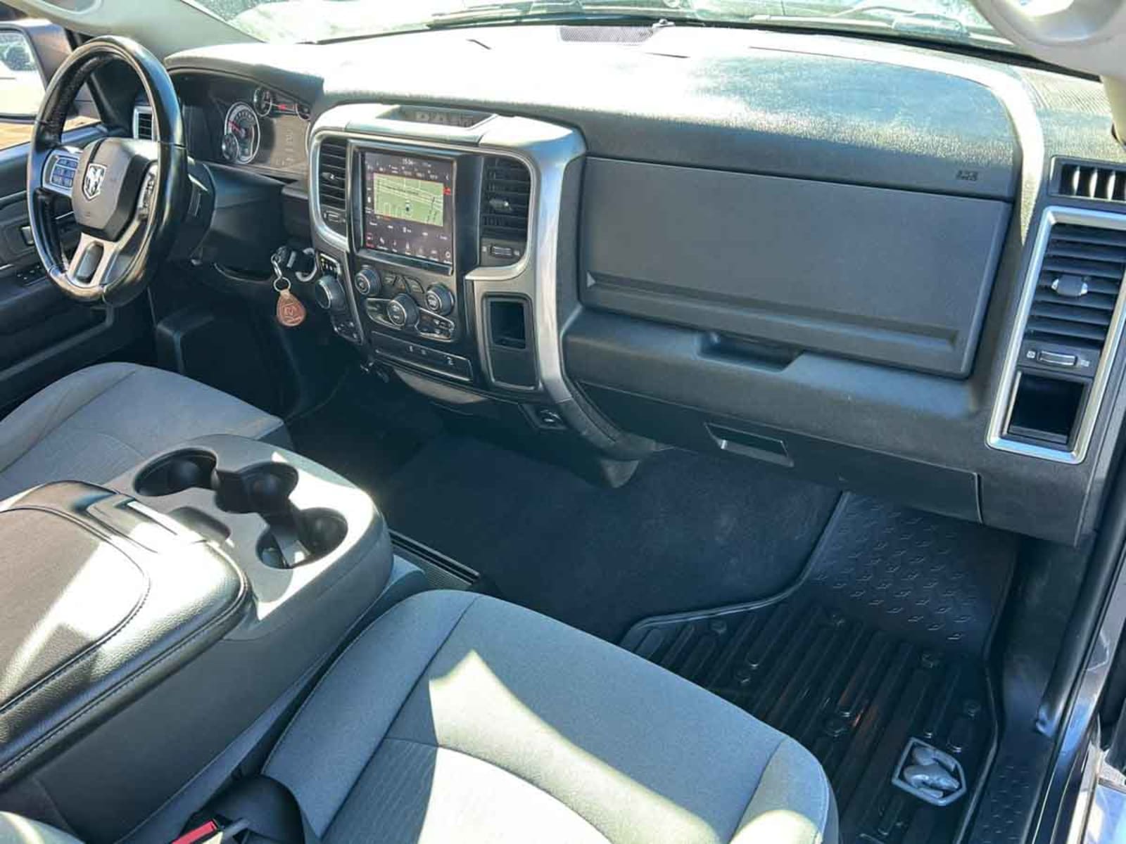 RAM 1500 SLT 4X4 3.6 AUT 2021 - Imagen 9 de 14