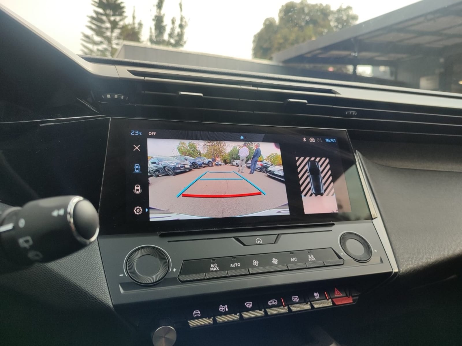 PEUGEOT 308 ALLURE PACK 1.2 PURETECH 2024 - Imagen 15 de 17