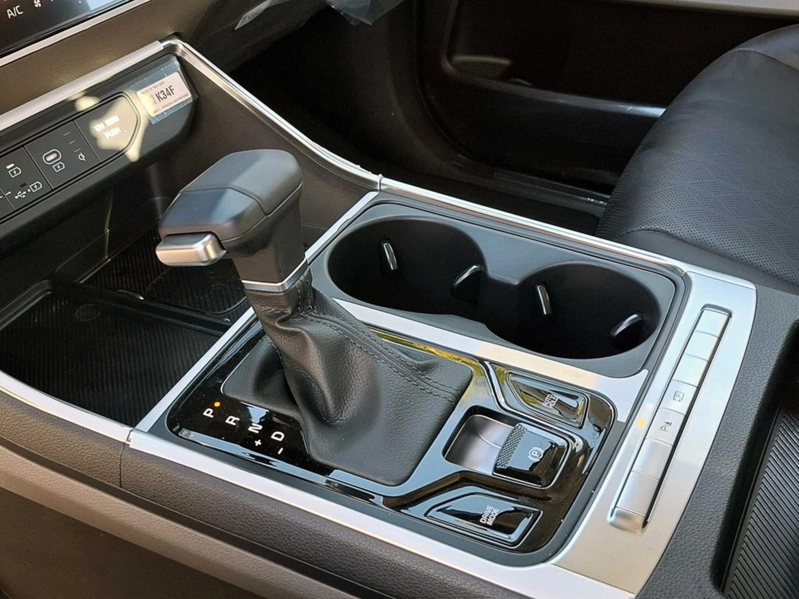 KIA CARNIVAL AT 2025 - Imagen 16 de 16