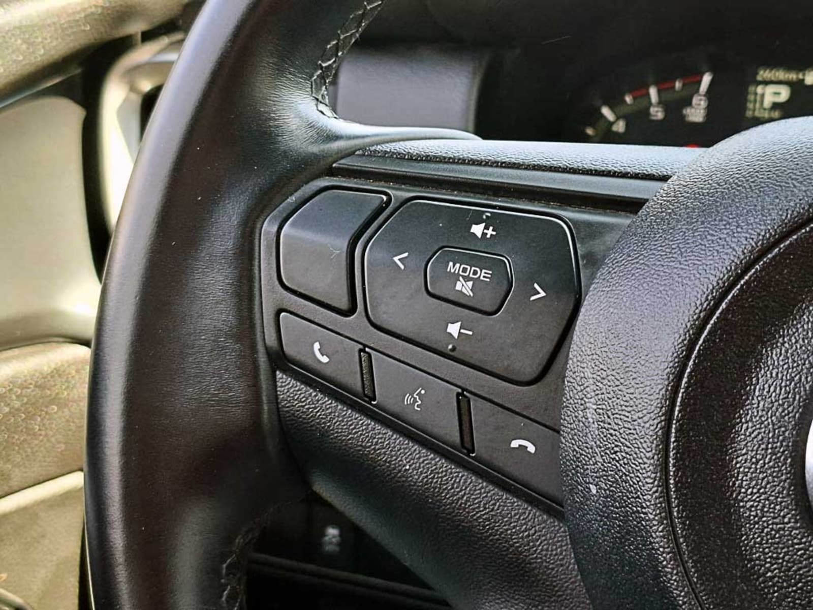 MAZDA BT-50 (IN) 3.0 DC HIGH PLUS AT 4X4 DIESEL 2025 - Imagen 17 de 20