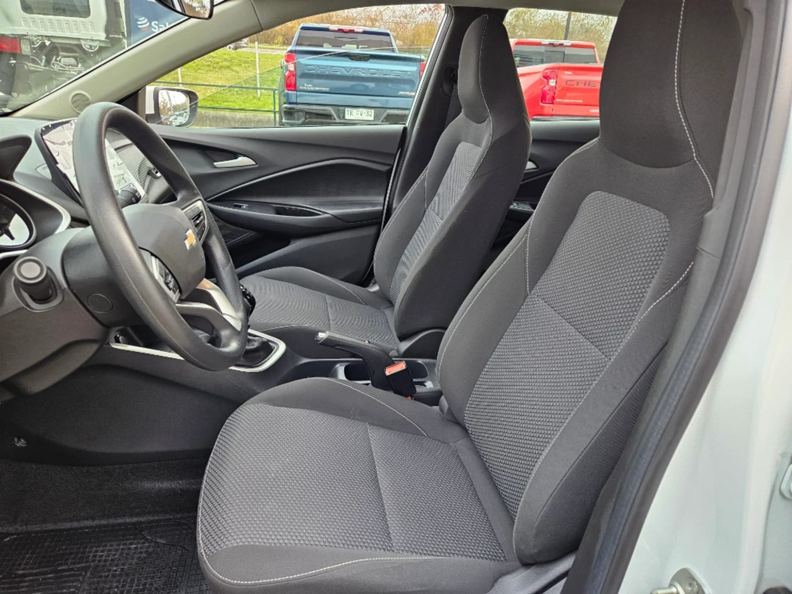 CHEVROLET ONIX 1.0T LT R 4X2 HB MT 5P 2024 - Imagen 19 de 20
