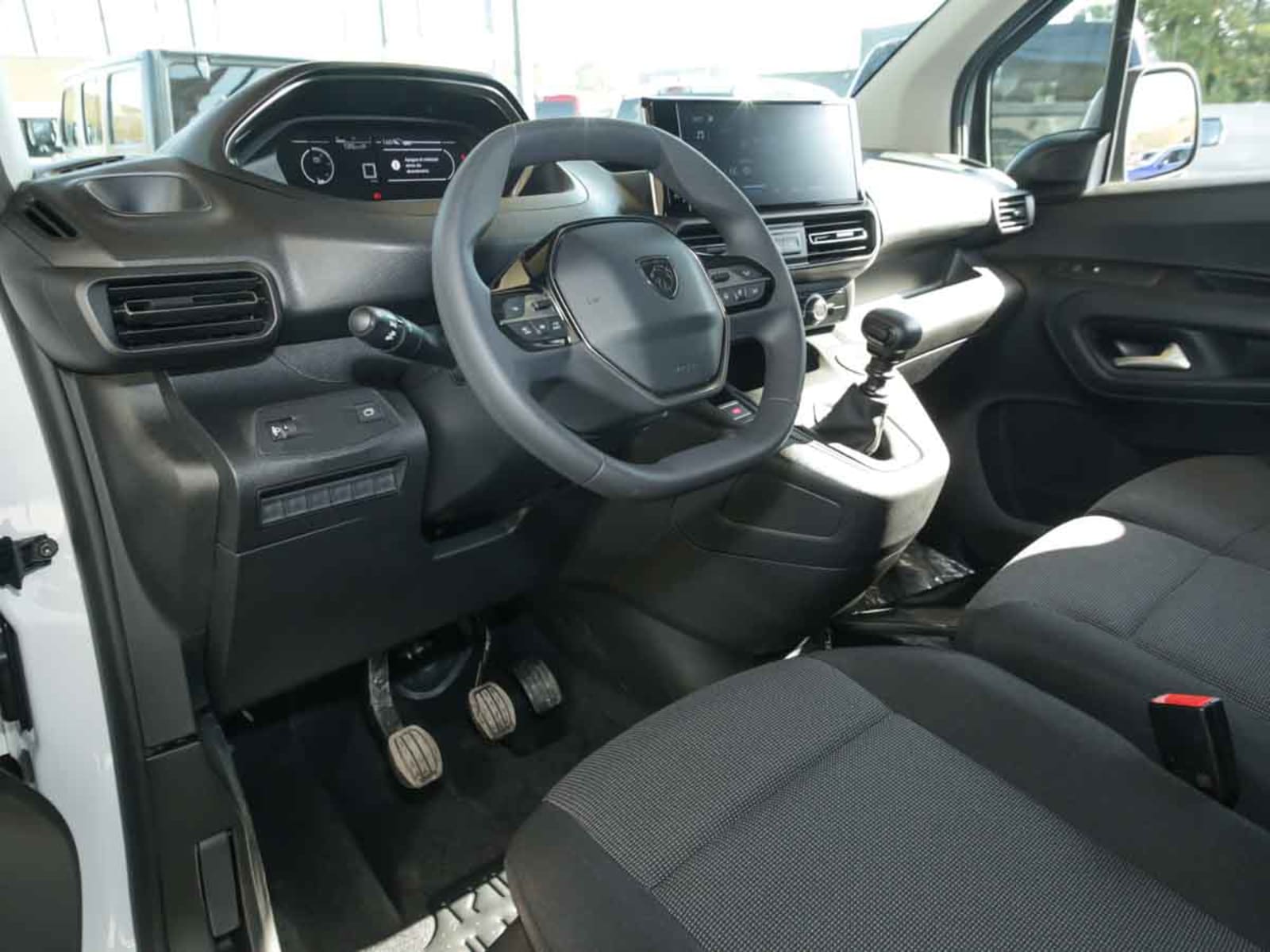 PEUGEOT PARTNER MCA L1 DIESEL 100HP MT 2026 - Imagen 8 de 13